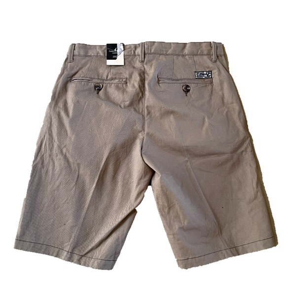 NWT Men’s Nautica Khaki Shorts Size 32 Waist - Picture 4 of 4